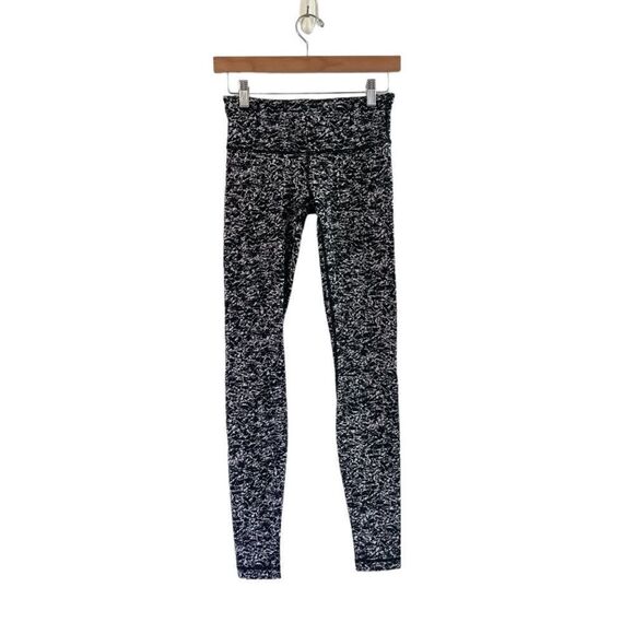 Lululemon High Times Pant Legging in Luon Suited Jacquard Black White, Size 4 - Picture 5 of 10